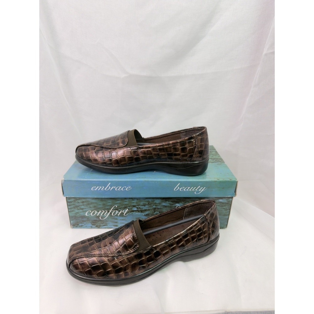 Easy Street Gage Womens 7M Copper Croc Comfort Loafers New In Box Metallic DS